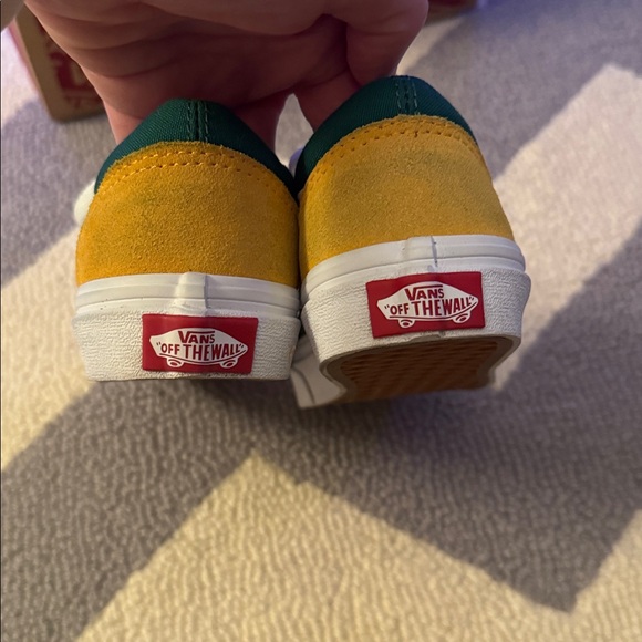 Colorful Vans - Picture 5 of 7